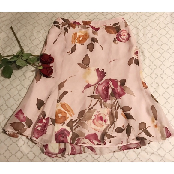 Banana Republic Dresses & Skirts - Banana Republic Floral Skirt